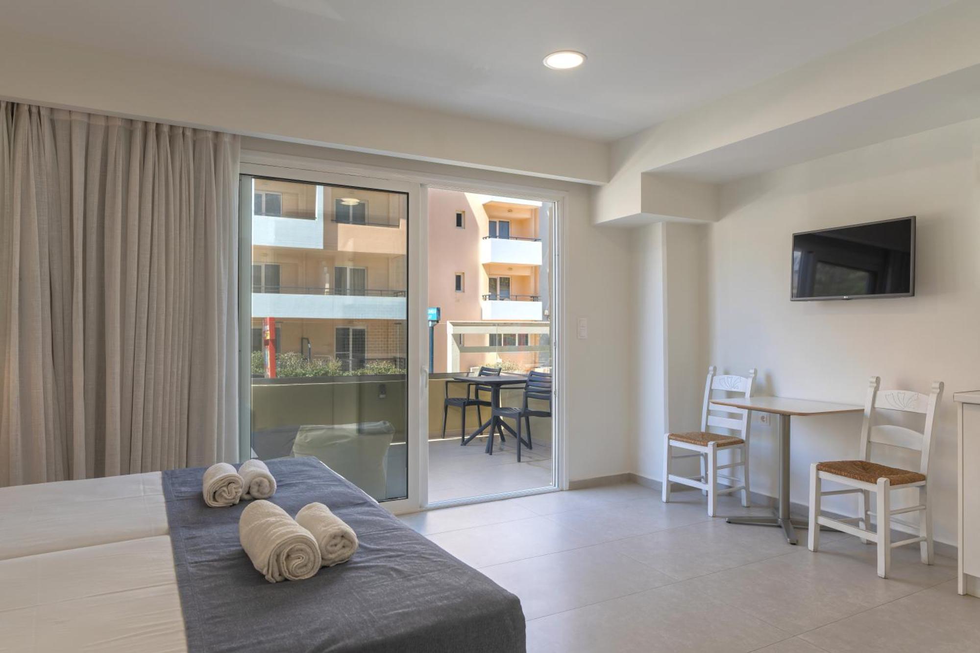 Meltemi Coast Suites Ретимно Экстерьер фото